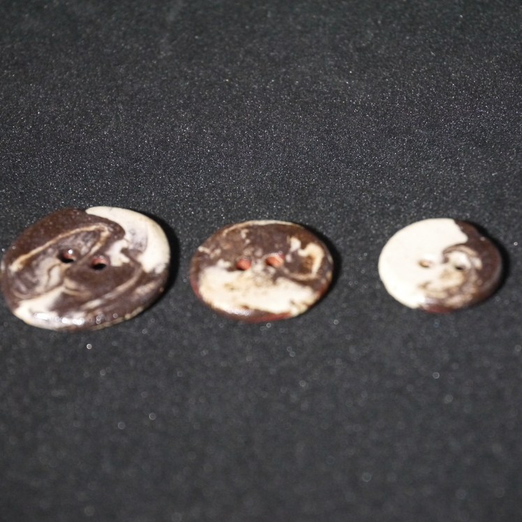 陶器ボタンサンプル19